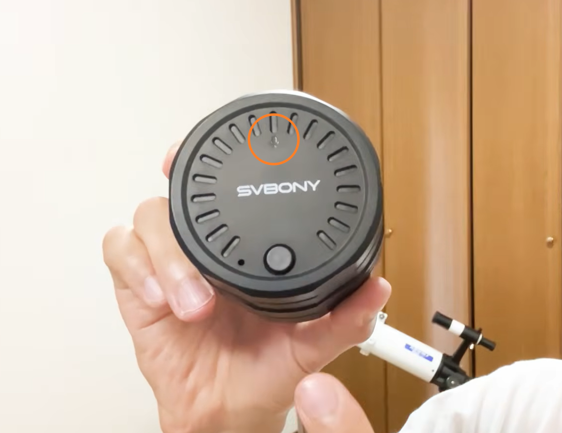 マイクが内蔵されているSC002本体