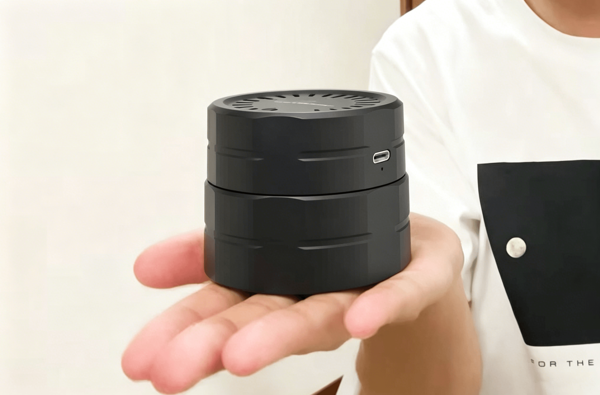 手のひらサイズのSC002本体